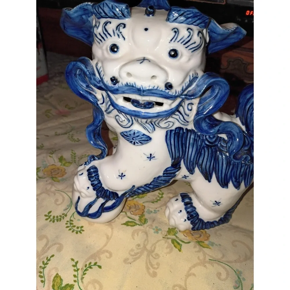 Chinoiserie Blue and White Porcelain Foo Dog